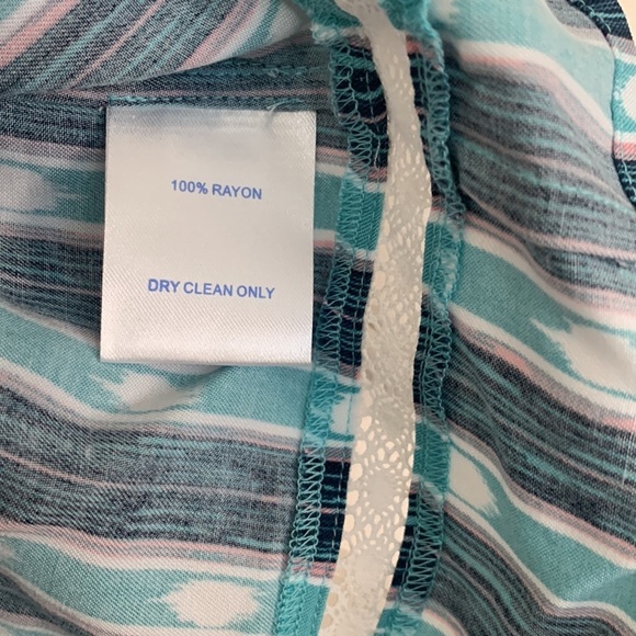 Southern Tide Sleeveless Top with buttons and lace on the back  sz S NWT - Picture 6 of 9